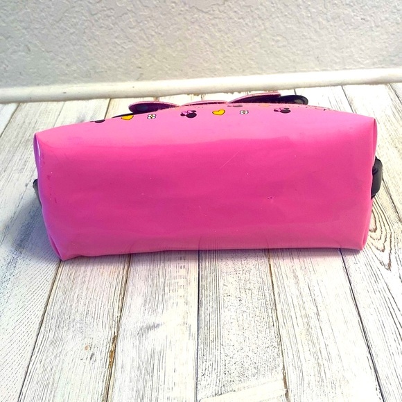 New- Lg Minnie Mouse Toiletries / Make-Up Bag - Picture 4 of 7